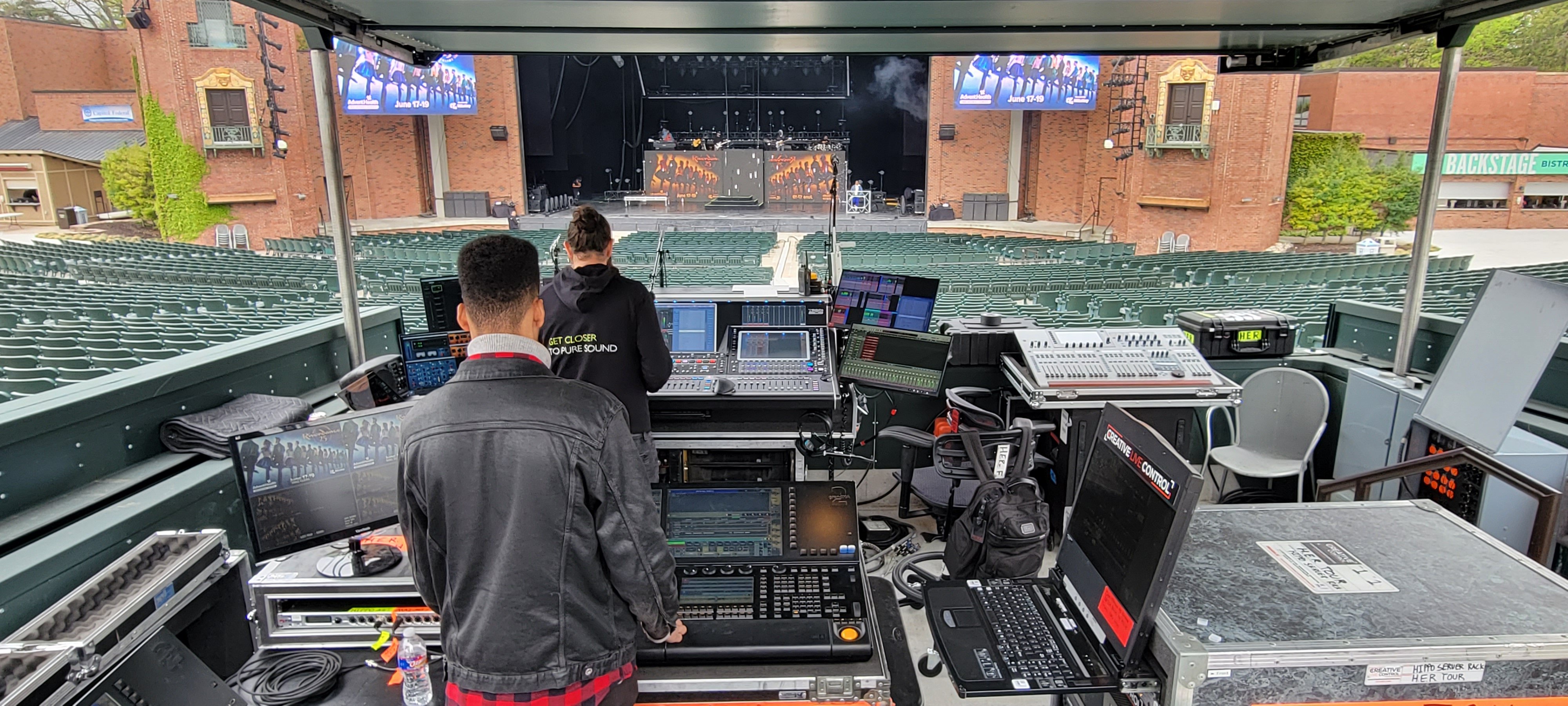 HER Coldplay Philly 2022 (58)